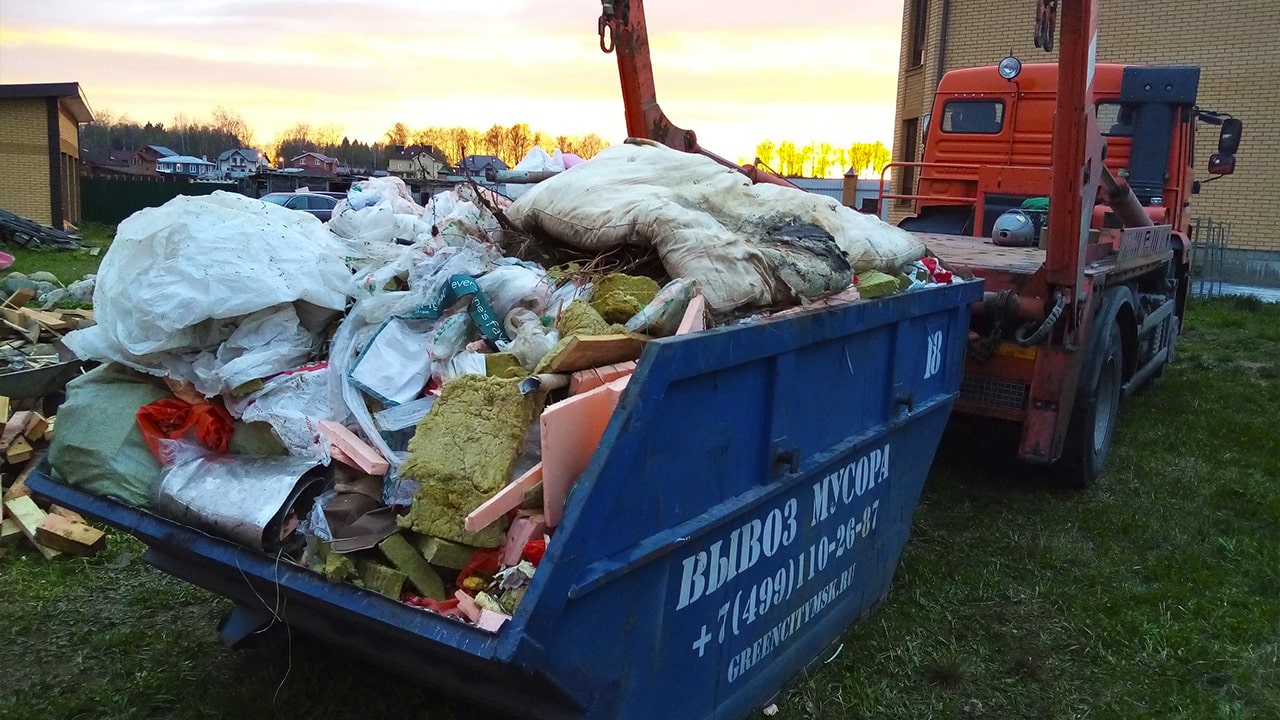 Вывоз и утилизация промышленных отходов в Тихвине в октябре