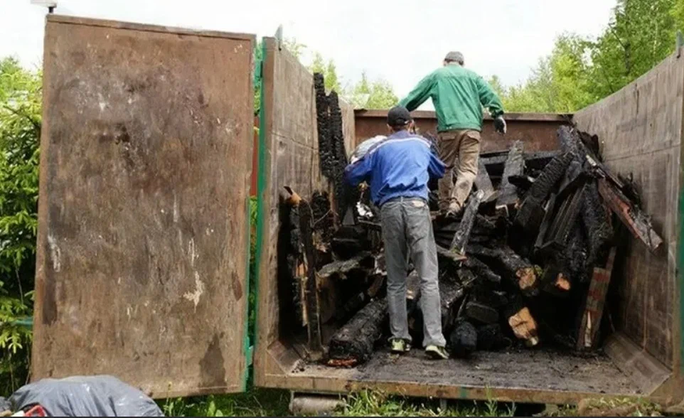 Вывоз мусора после пожара в Тихвине от ПроМусор — уборка, утилизация, цена от 2677 руб
