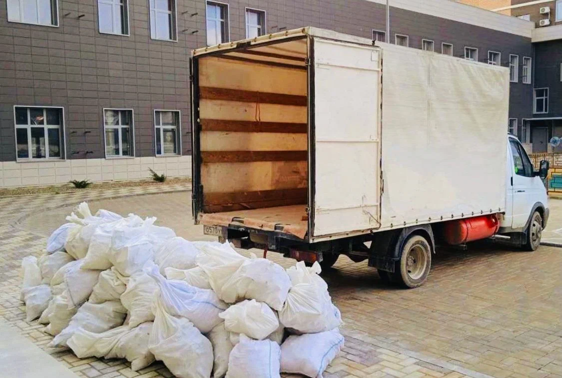 Вывоз строительного мусора из новостроек в Тихвине в октябре