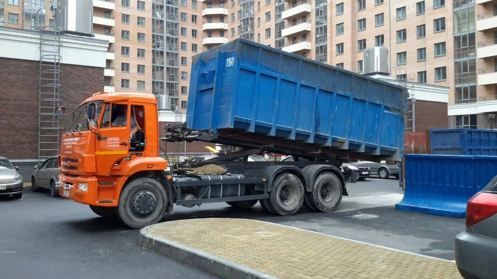 Аренда пухто для вывоза строительного и бытового мусора в Тихвине в октябре