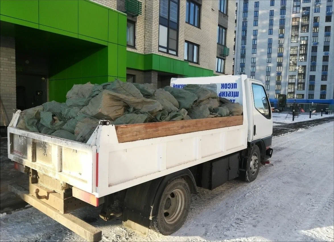 Вывоз мусора грузовым фургоном 3 тонны в Тихвине — цена от 1475 руб., ПроМусор