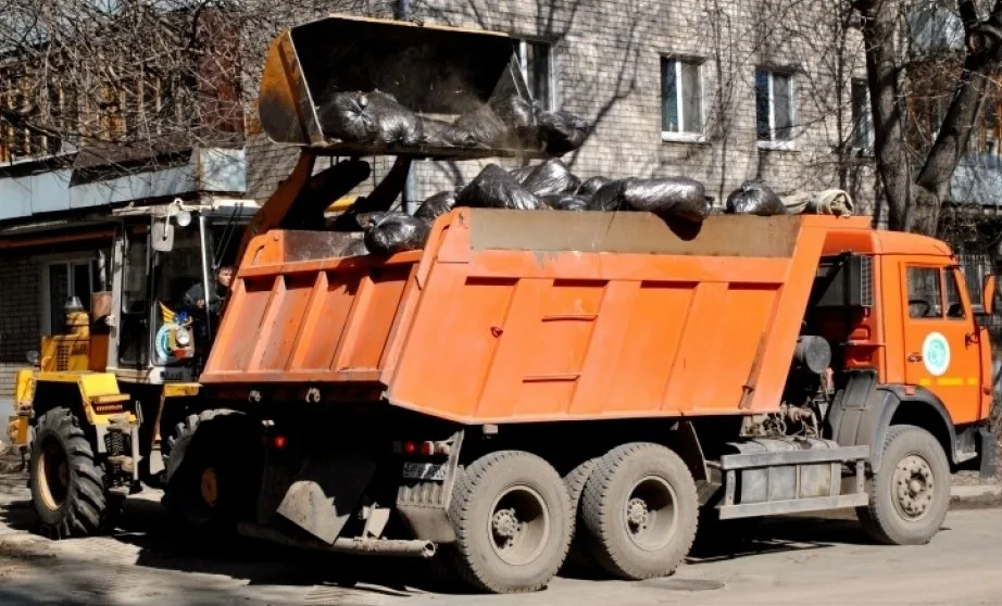 Вывоз мусора грузовым фургоном 5 тонн в Тихвине – ПроМусор, аренда, цена от 1694 руб