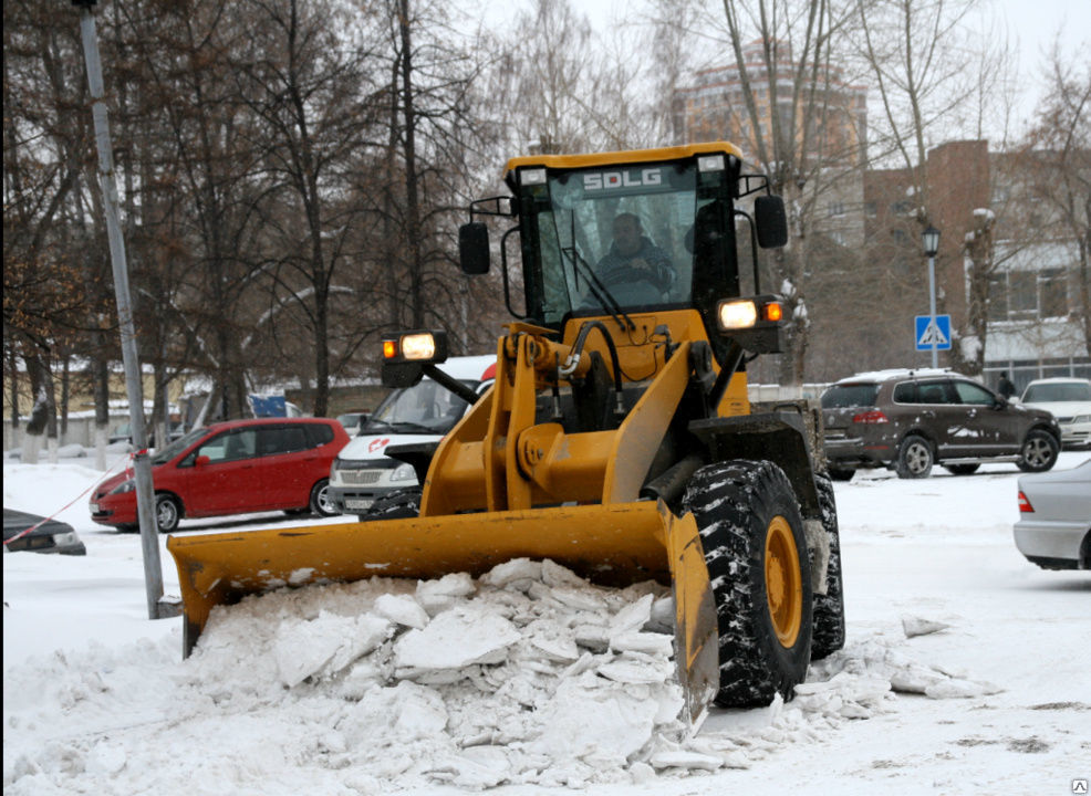 Аренда трактора для уборки снега в Тихвине от ПроМусор – цена от 1093 руб., быстро и недорого