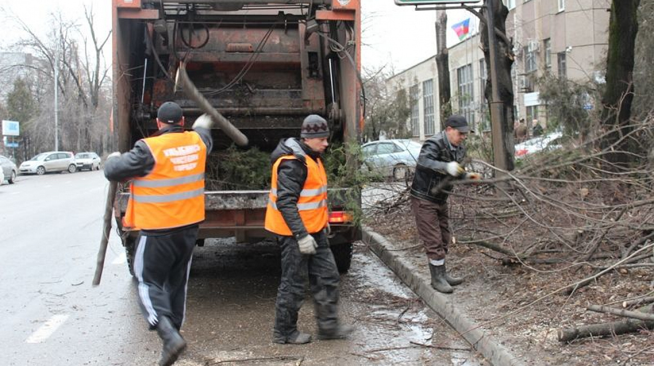Уборка после стихийного бедствия в Тихвине от 3114 руб